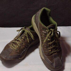 Men's Size 11 Teva Hiking Shoes